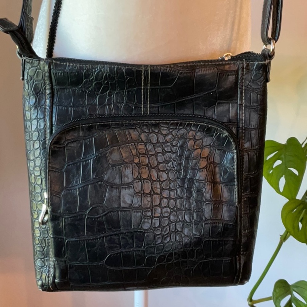 Relic By Fossil Black Croc Embossed Design - image 6